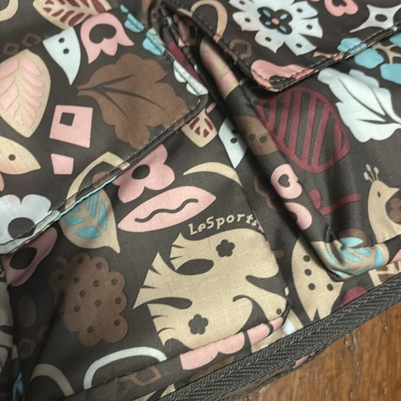 LeSportsac crossbody nylon purse bag - Picture 12 of 15